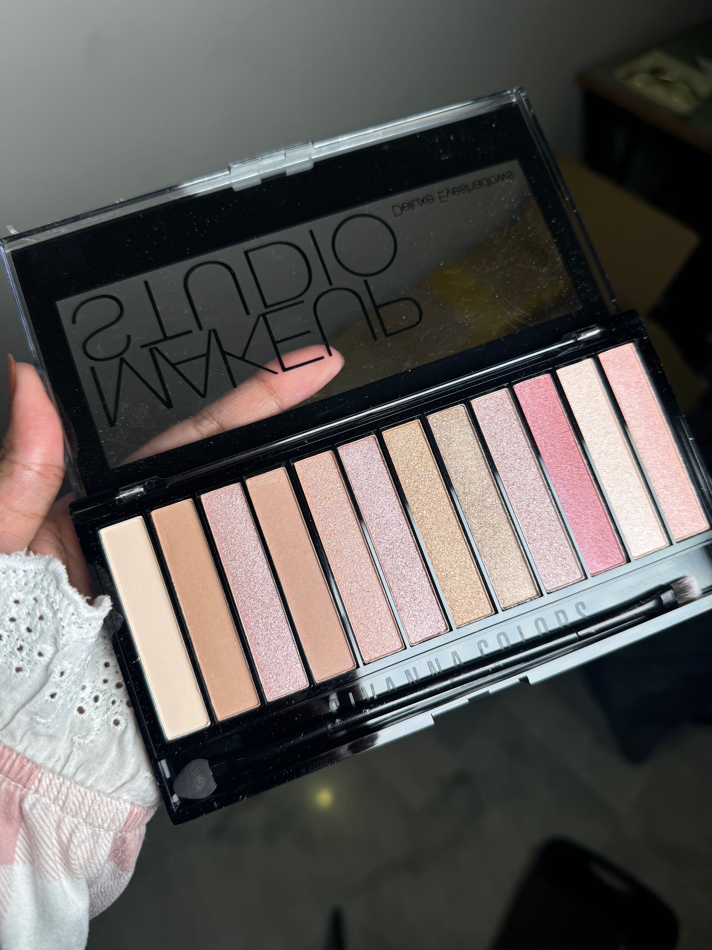 02 DELUXE EYESHADOW PALETTE