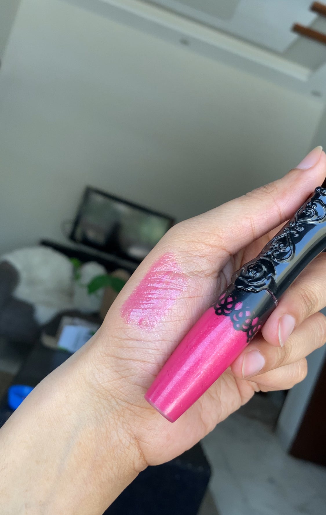 351 ANNA SUI LIPGLOSS