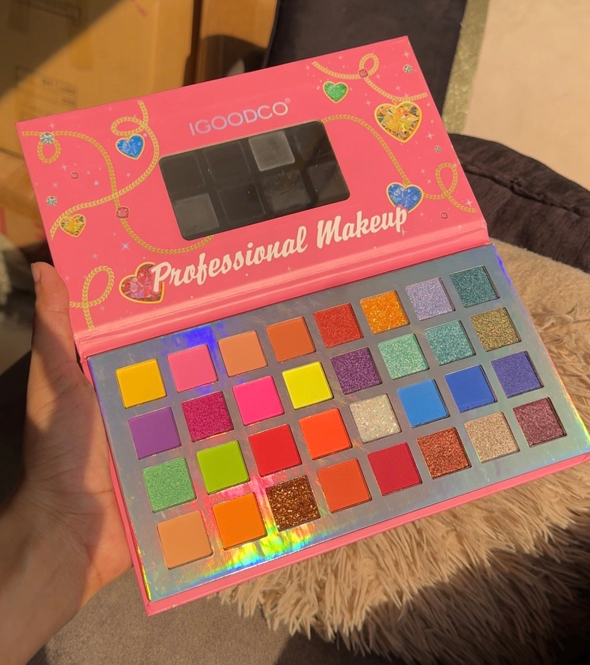 09 DAZZLE CHARM EYESHADOW PALETTE