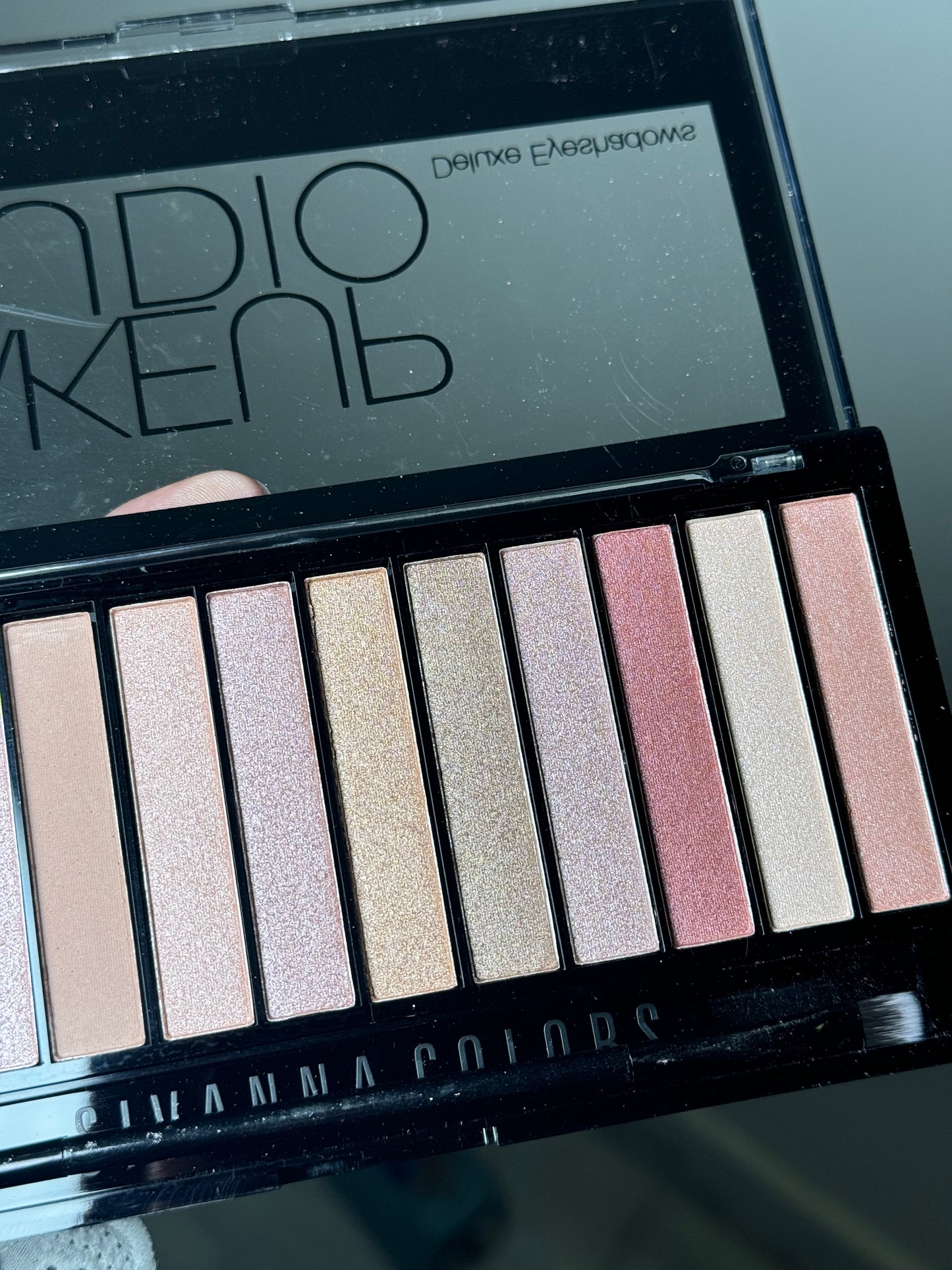 02 DELUXE EYESHADOW PALETTE