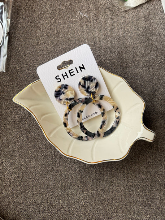 C268 SHEIN RESIN EARRINGS