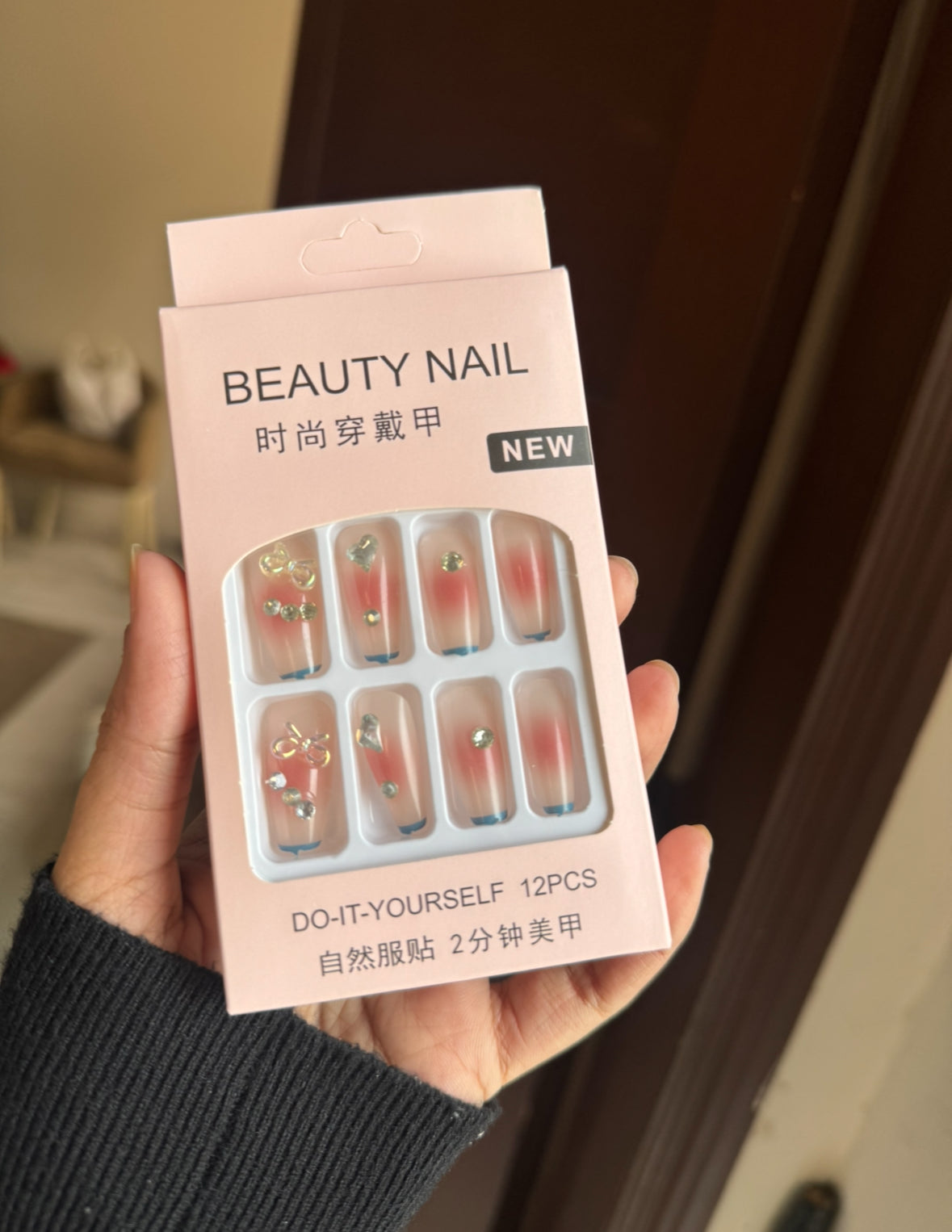 C28 NAIL SET WITH STICKER PACK (12 PIECES)