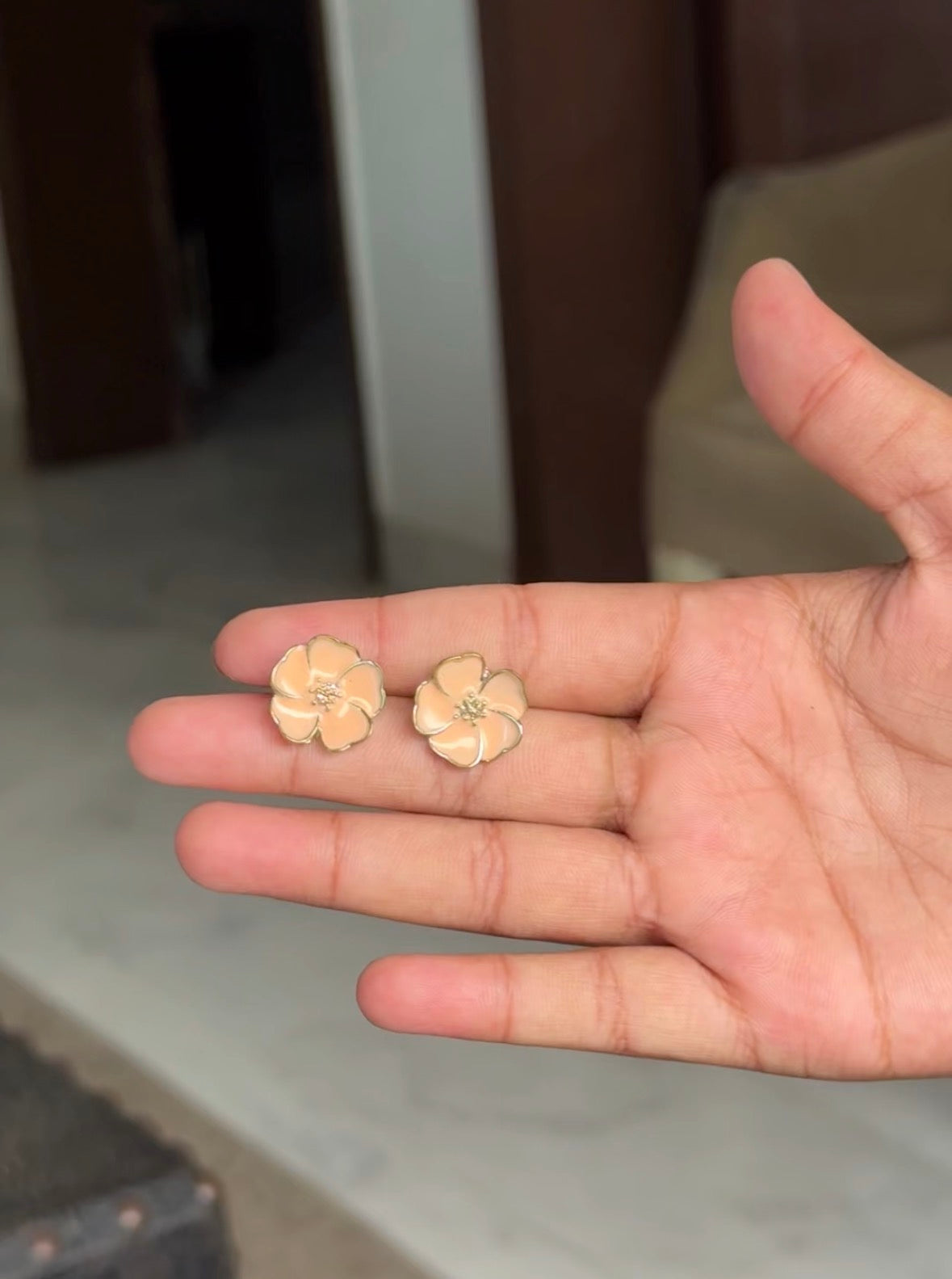 E234 FLOWER STUDS