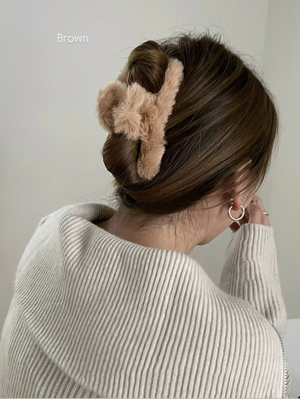 TWISTED FUR HAIR CLAW