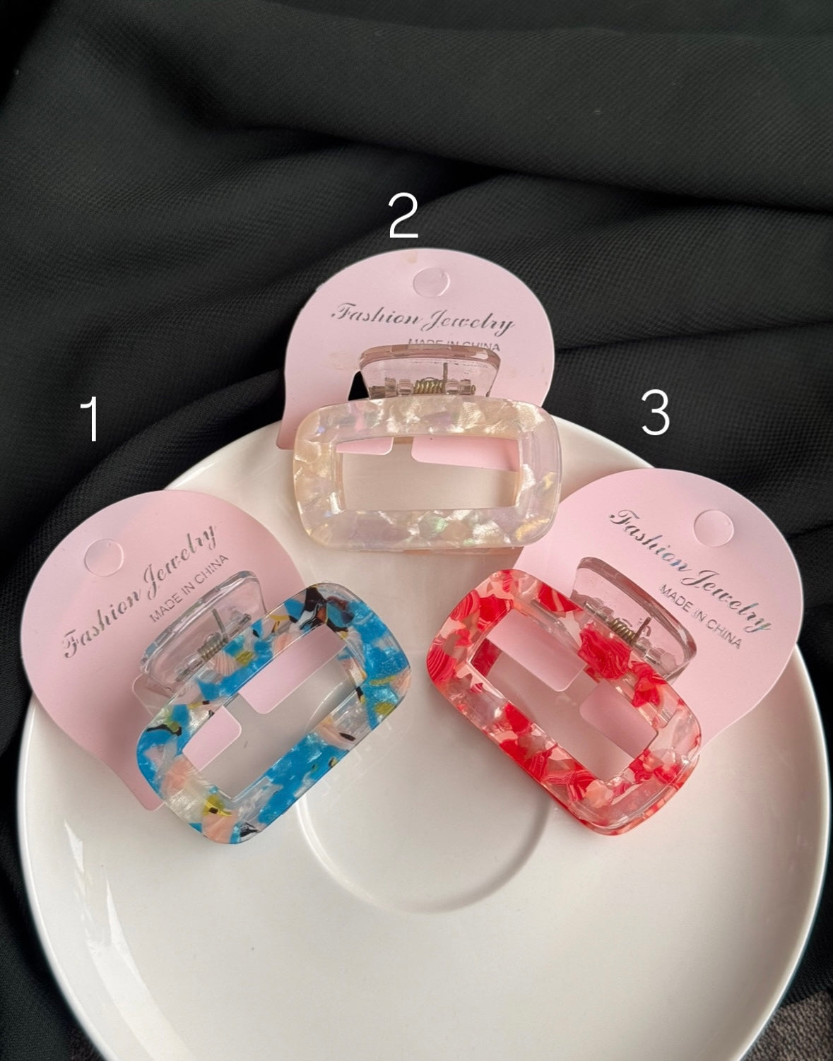 C28 RESIN HAIR CLAWS