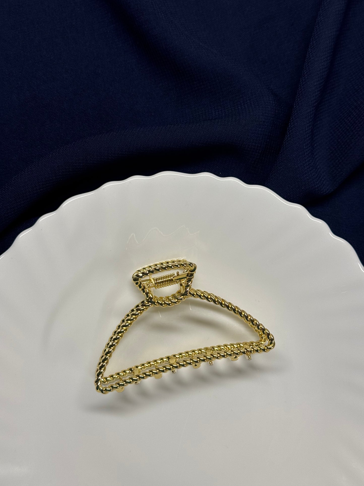 A77 METAL HAIR CLAW