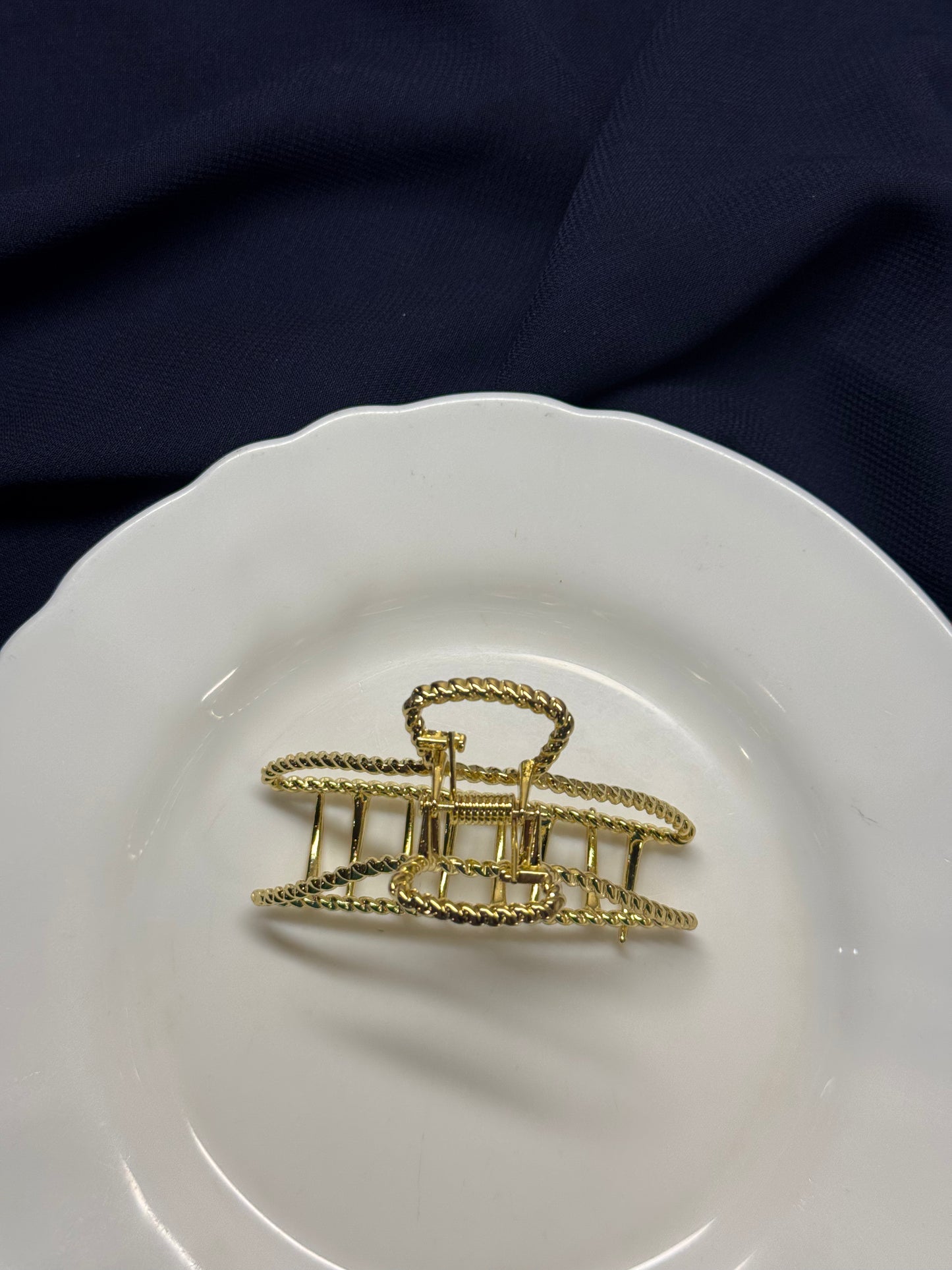 A77 METAL HAIR CLAW