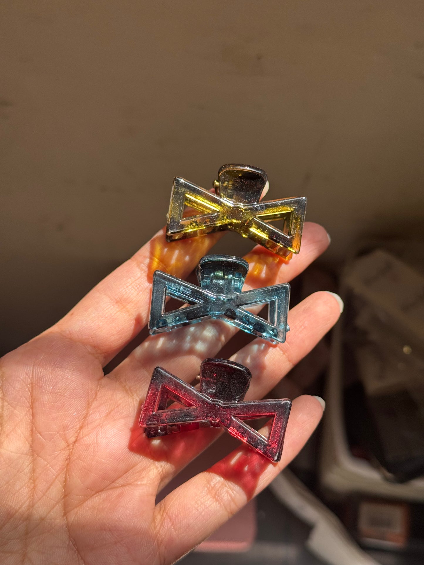 SMALL ACRYLIC BOW CLAW CLIP