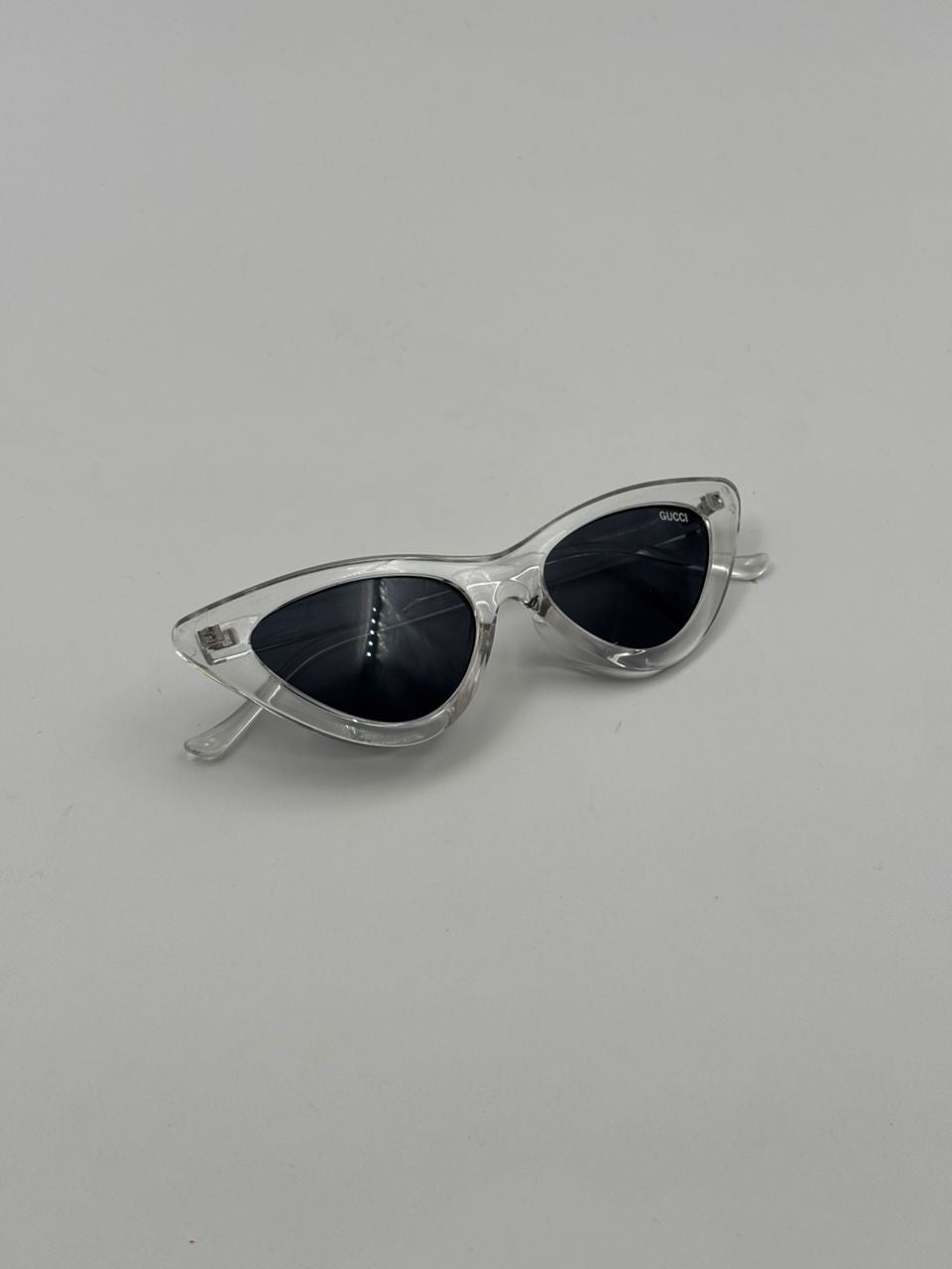 CLEAR CAT EYED SHADES