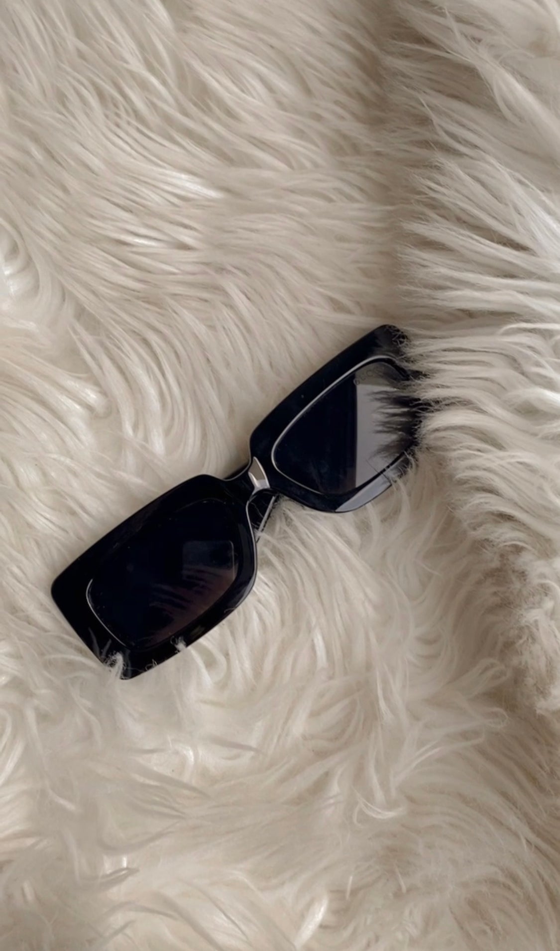 GG BLACK SUNGLASSES