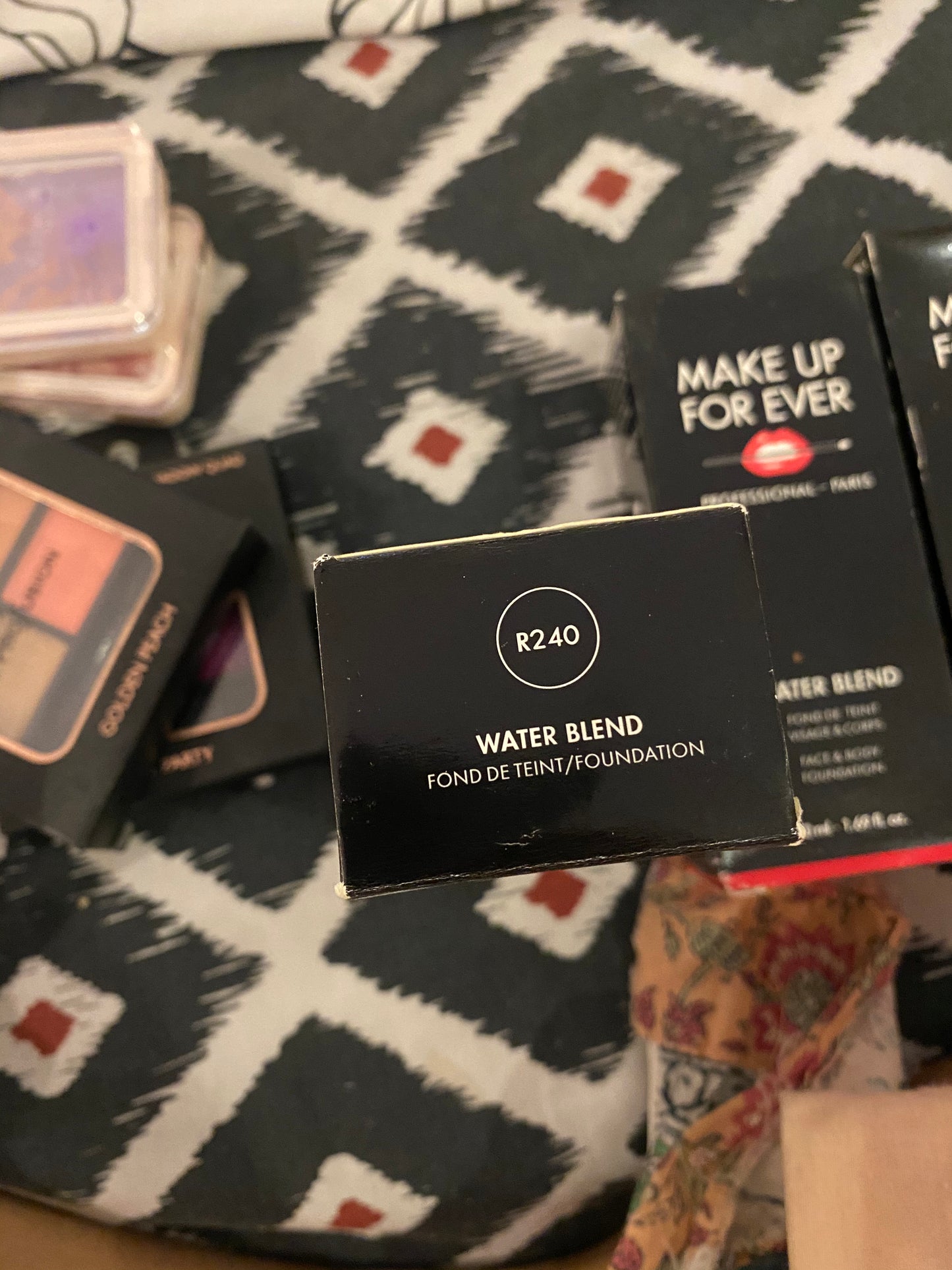 MAKE UP FOR EVER WATER BLEND FOUNDATION