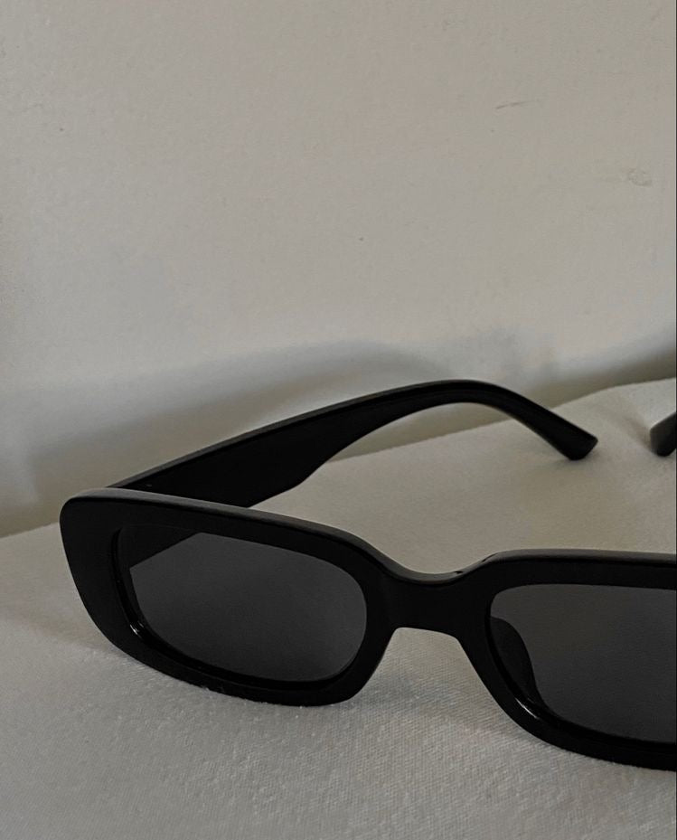 001 VINTAGE SHADES