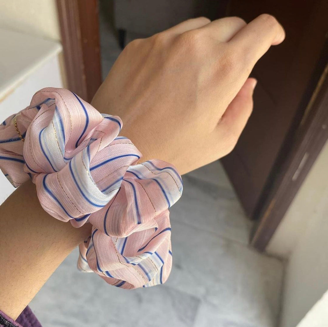 PINK LINES IMPORTED SCRUNCHIE