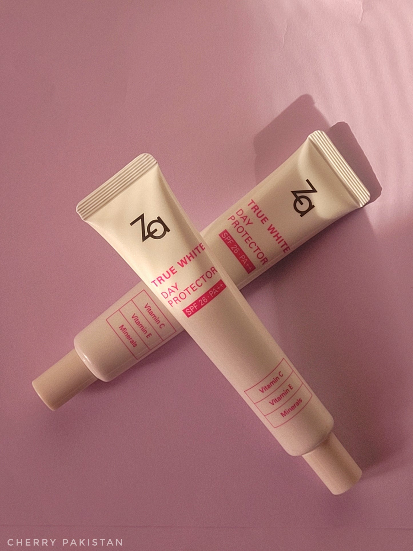 ZA TRUE WHITE DAY PROTECTOR AND BRIGHTENING CREAM