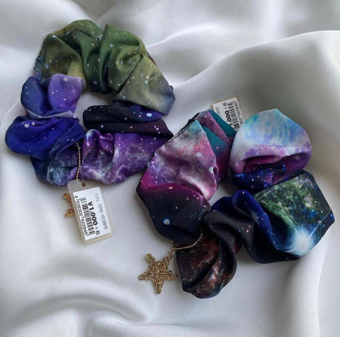 STAR/ GALAXY SCRUNCHIE