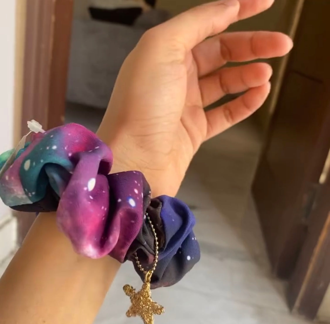 STAR/ GALAXY SCRUNCHIE