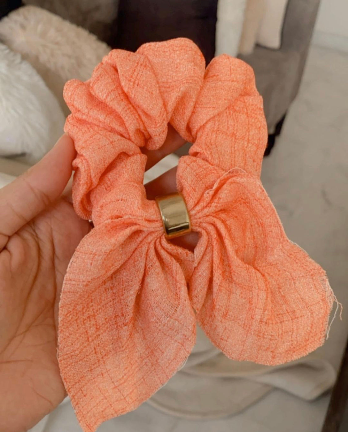 IMPORTED BOW SCRUNCHIE