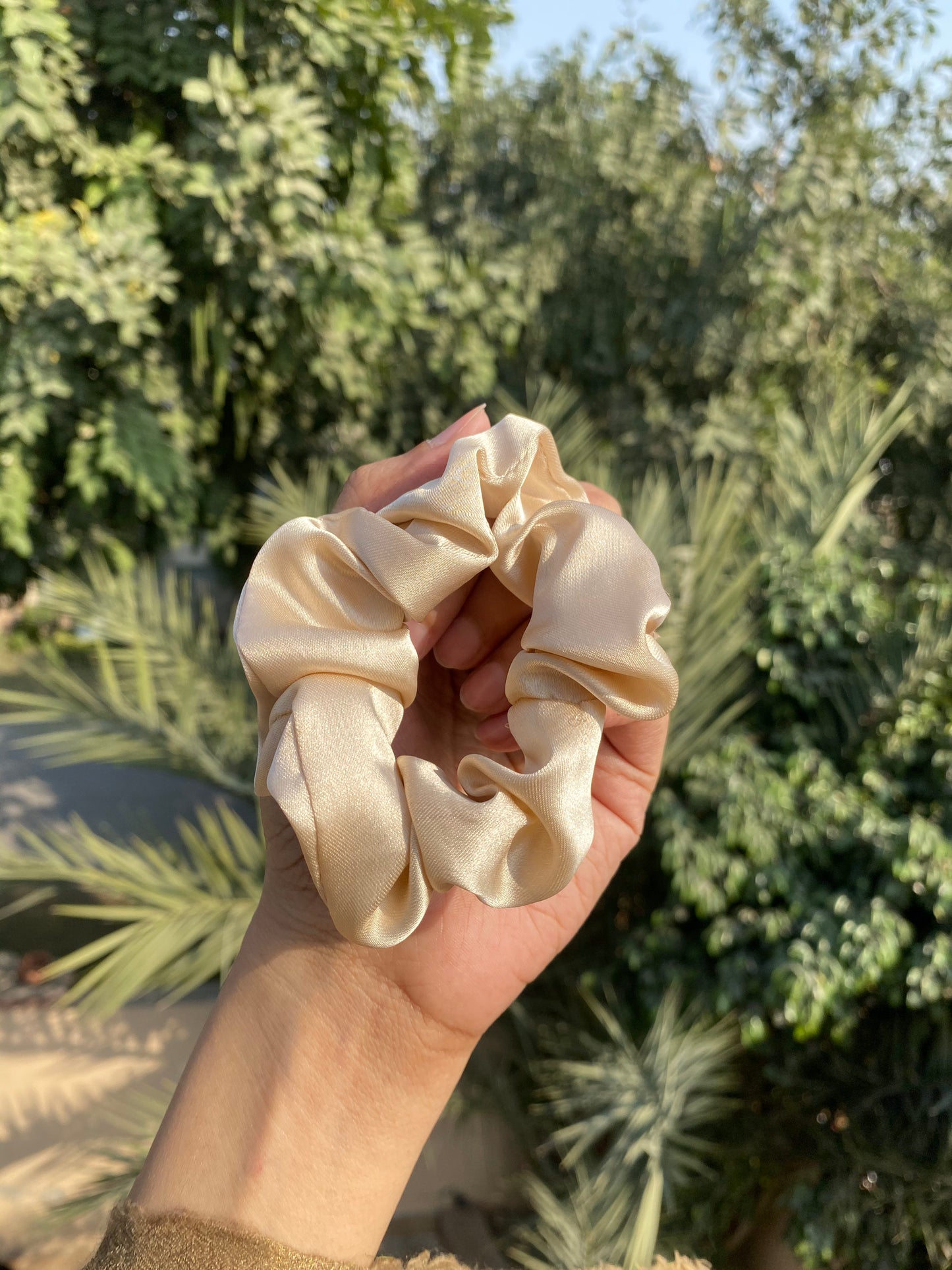 GOLDEN WHEAT SCRUNCHIE