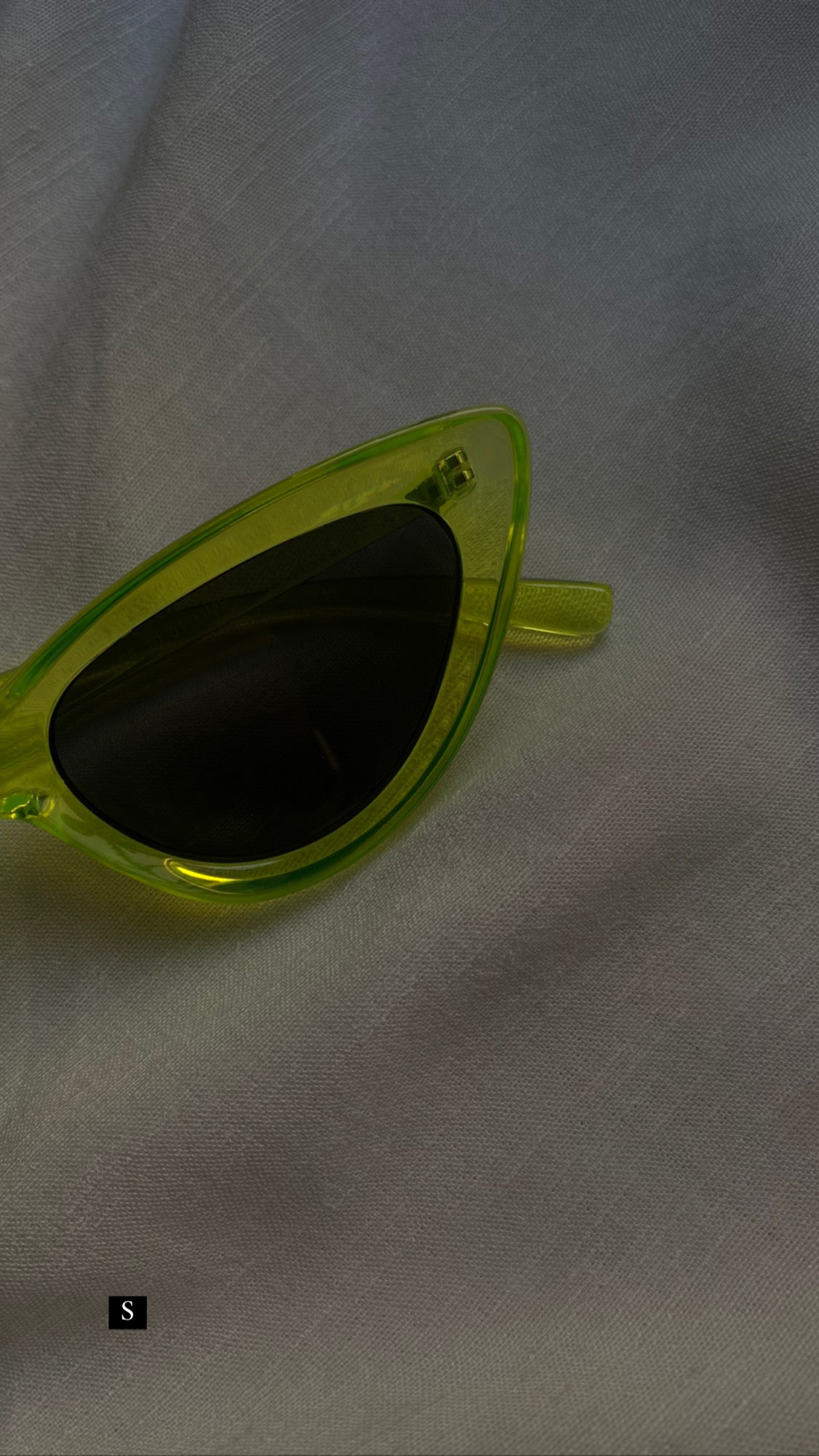NEON CAT EYED SHADES